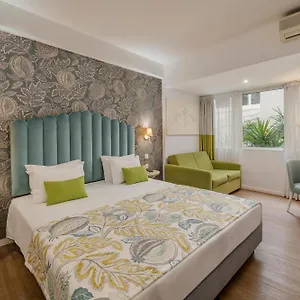 https://hotel-madeira.madeira-islandshotels.com