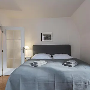 https://apartment-husova-15.praguehotelsweb.com